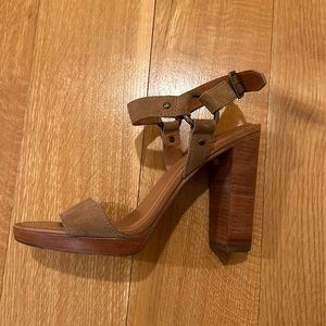 Frye size 9 brown leather heeled sandals. Never worn
